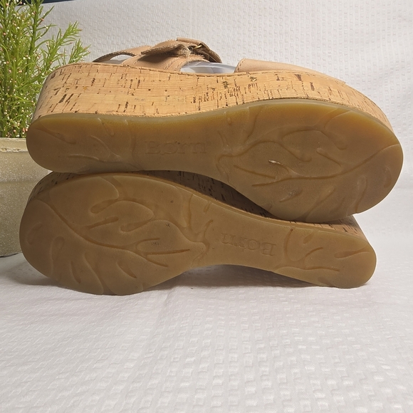 Born Tan Leather Sandal Cork Wedge Womens - Picture 7 of 8